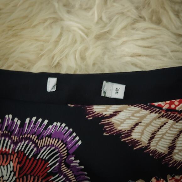 Chico's 3 Size XL Black Floral Print Short Sleeve Ruffle Boat Asymmetrical Top - Picture 4 of 5